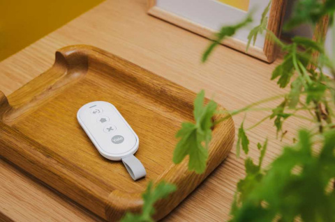 Yale zestaw inteligentnego alarmu Starter (1x klawiatura, 1x stacja centralna, 1x czujnik otwarcia drzwi/okien, 1x czujnik ruchu, 1x pilot)