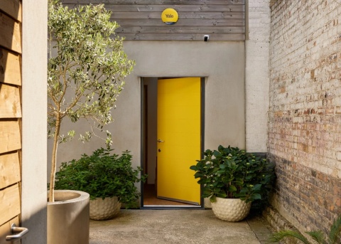 Zewnętrzna syrena Yale Smart Alarm Hub (żółta)