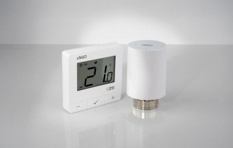 ENGO Controls Inteligentny zestaw ogrzewania Bieły (E25-BATW-4 + ETRV-M30)