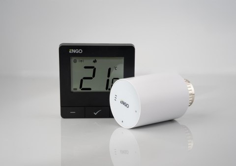 ENGO Controls Inteligentny zestaw ogrzewania Czarny (E25-BATB + ETRV-M30 + EPlug WiFi)