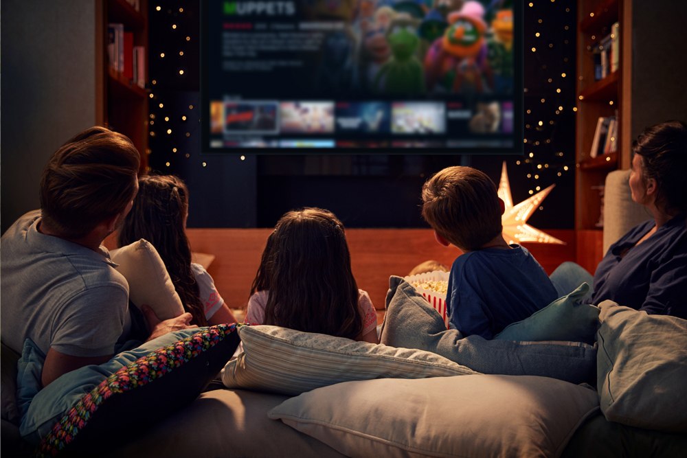 Automatyczna regulacja natężenia światła podczas seansu filmowego